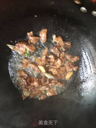 牛肉炒豆芽的做法步骤：5