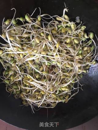 牛肉炒豆芽的做法步骤：6