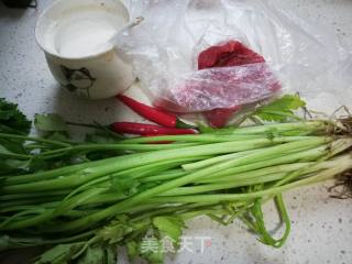 芹菜炒驴肉的做法步骤：2