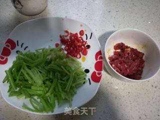 芹菜炒驴肉的做法步骤：4