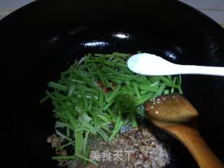芹菜炒驴肉的做法步骤：8