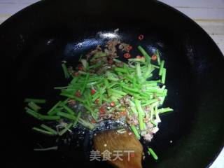 芹菜炒驴肉的做法步骤：9