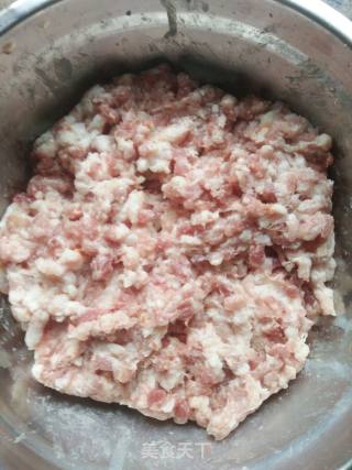 清汤肉丸的做法步骤：1