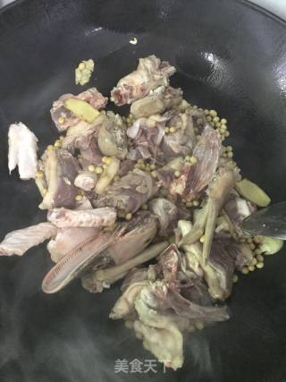黄豆焖鸭子的做法步骤：3