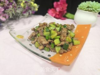 黄瓜炒牛肉片的做法步骤：7