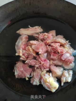 红烧鸡块的做法步骤：2