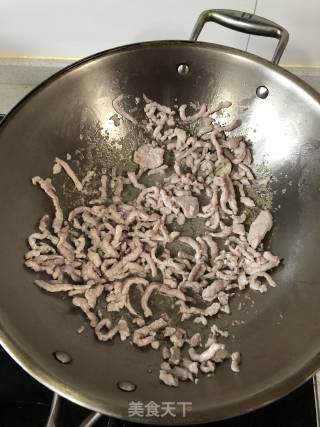 洋葱炒肉丝的做法步骤：3
