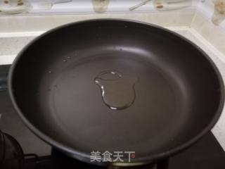 木耳蛋炒莴笋的做法步骤：3