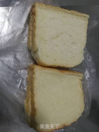 土司荷包蛋的做法步骤：1