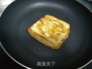 土司荷包蛋的做法步骤：6