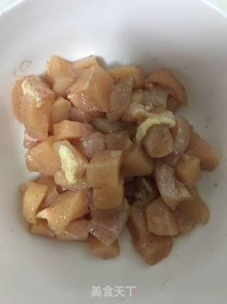 鸡肉火腿披萨的做法步骤：3