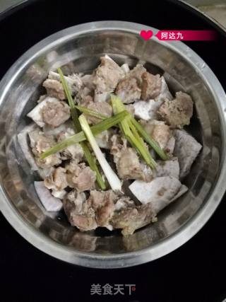 排骨芋头的做法步骤：5