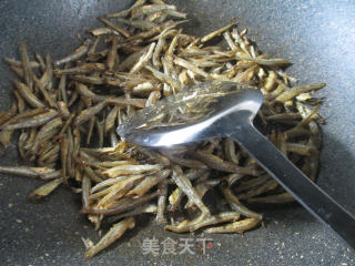 腰果炒大海蜒的做法步骤：3
