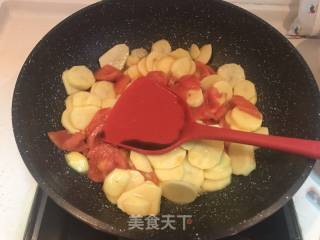 西红柿土豆疙瘩汤的做法步骤：5