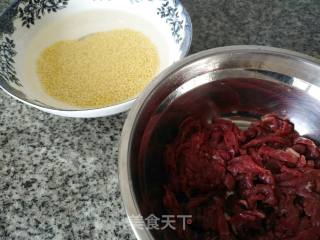 小米粉蒸牛肉的做法步骤：6