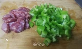 香肠炒柿子椒的做法步骤：3