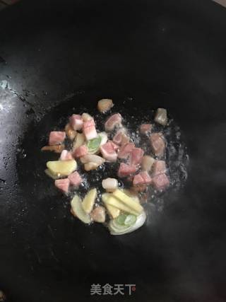 油豆腐炖豆芽的做法步骤：2