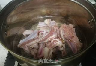 红焖羊排的做法步骤：2