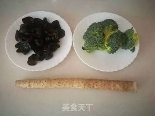 菌蔬炒山药的做法步骤：1