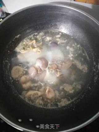家常菜～菜花炒鸡杂的做法步骤：3