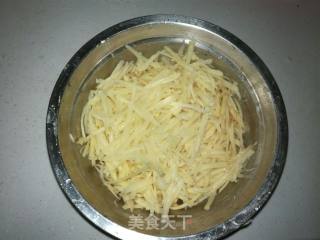 土豆丝饼的做法步骤：2
