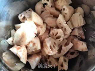 莲藕猪皮汤的做法步骤：4