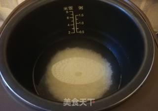 香肠油菜饭的做法步骤：1