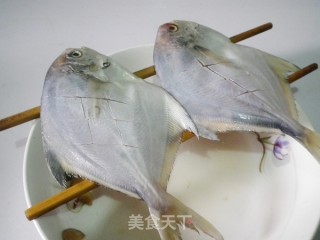 煎烤平鱼的做法步骤：3