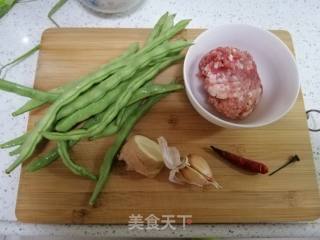 干煸四季豆的做法步骤：1