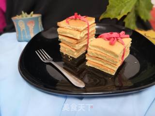 像豆腐一样的蛋糕????（金黄色蛋糕）的做法步骤：1