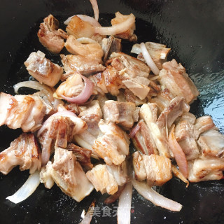 新疆羊肉抓饭的做法步骤：4