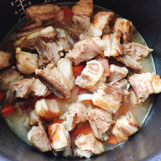 新疆羊肉抓饭的做法步骤：9