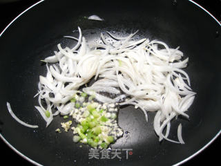 洋葱黑椒咸猪手煲的做法步骤：4