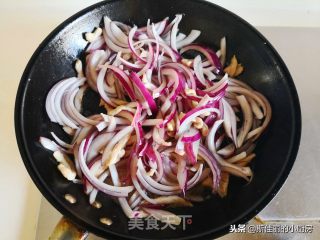 洋葱炒肉丝的做法步骤：6