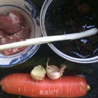 时蔬滑肉的做法步骤：1