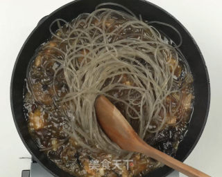 小鸡炖蘑菇的做法步骤：9