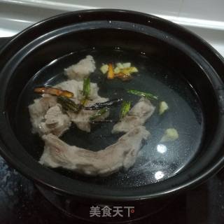 当归排骨汤的做法步骤：3