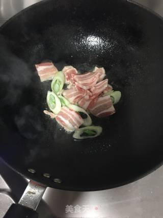 五花肉炒土豆丝的做法步骤：3
