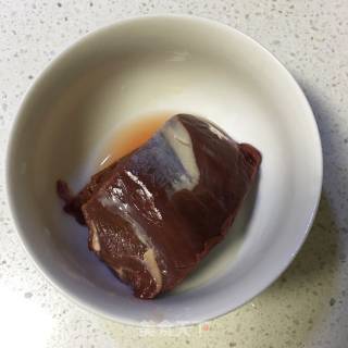 酸菜炒牛肉的做法步骤：4
