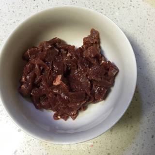 酸菜炒牛肉的做法步骤：5