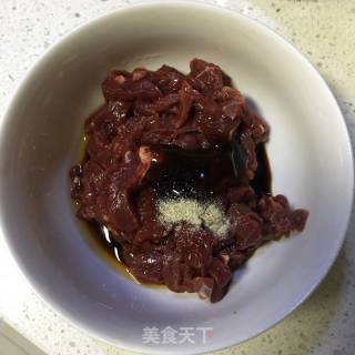酸菜炒牛肉的做法步骤：6