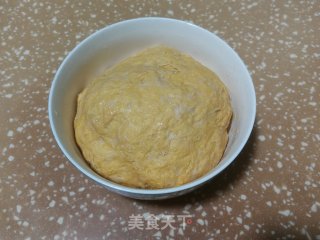 芝士肉松餐包的做法步骤：1