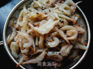 酥炸小河虾的做法步骤：2