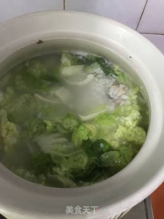 排骨肉丸白菜粥的做法步骤：2