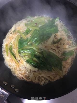 豆皮青菜热汤面的做法步骤：5