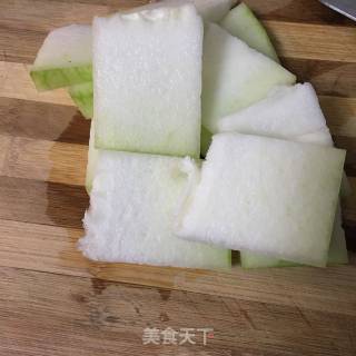 牛肉丸香菜冬瓜汤的做法步骤：2
