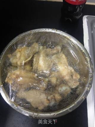 可乐鸡翅根的做法步骤：2