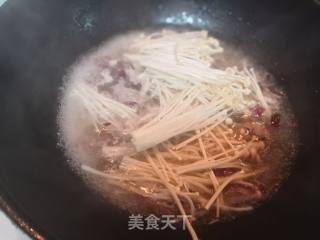 牛肉金针菇汤的做法步骤：4