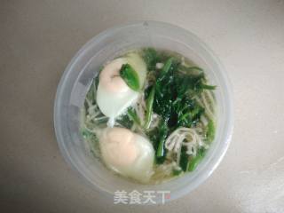 豆苗银菇蛋汤的做法步骤：3