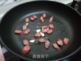 腊肠炒荷兰豆的做法步骤：4